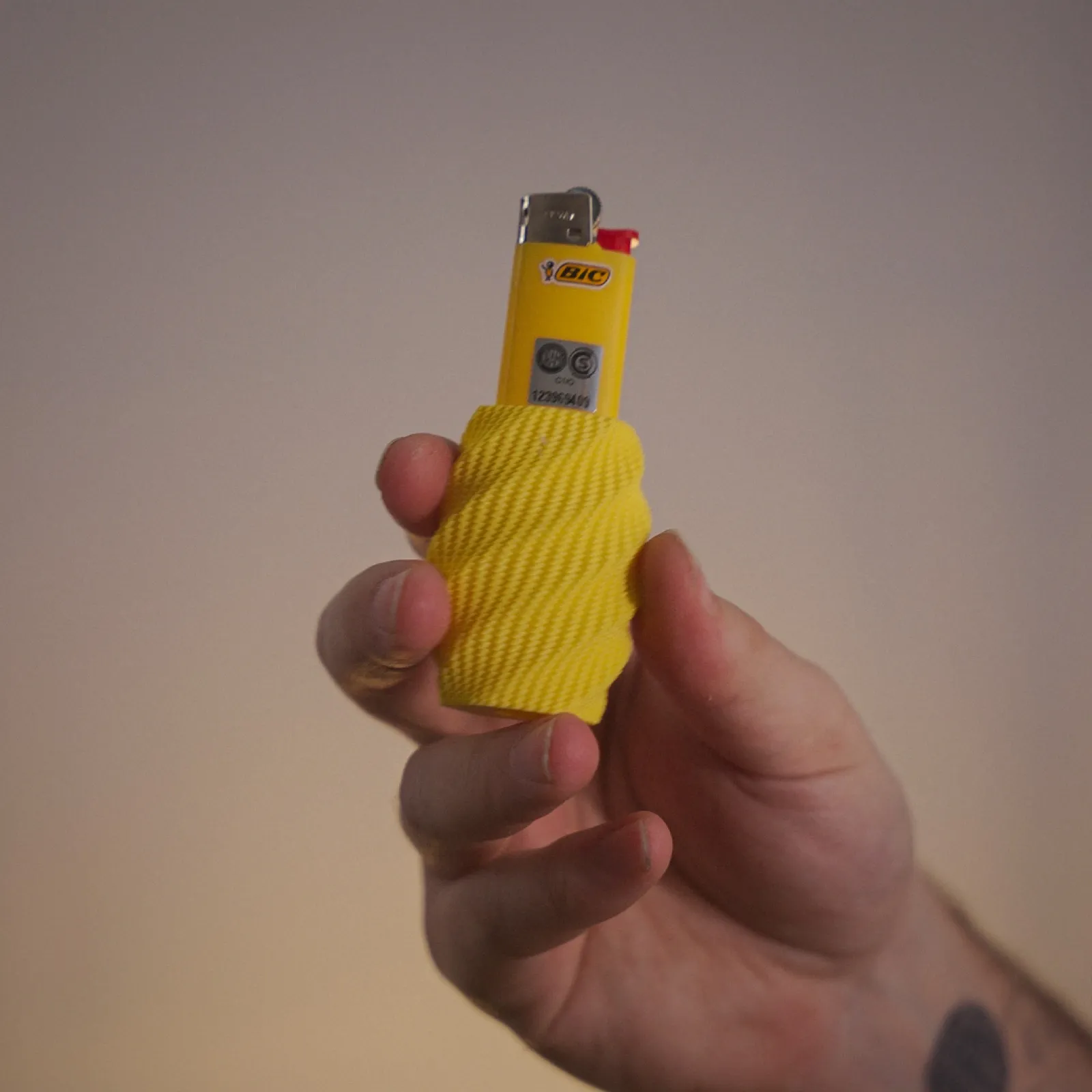 Шестоъгълен калъф за малка BIC запалка